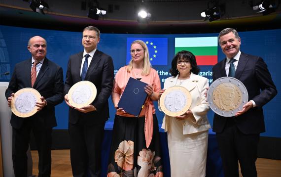 Bulgarien tritt am 1.1.2026 dem Euro bei – Unterzeichnung im EU-Rat Brüssel.