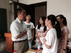 Etwa 80 junge chinesische Rechtsdozenten, Doktoranden und Studierende beschäftigten sich vom 1. bis 5. August 2016 mit Fragen zu Wahlsystem und des Wahlrecht in der Volksrepublik China, Taiwan und in Japan und diskutierten auch Herausforderungen auf diesem Themengebiet.