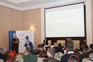 Dr. Hans-Gert Pöttering, Ex-Präsident des Europäischen Parlaments und aktueller Vorsitzende der Konrad-Adenauer-Stiftung wähernd des Vortrags zum Thema „Zukunft der Republik Moldau in der Europäischen Union“