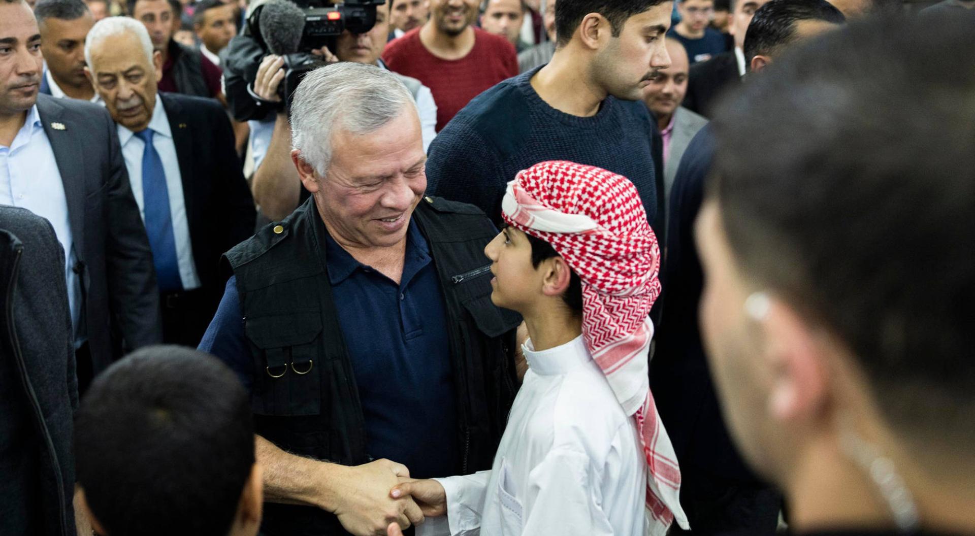Jordaniens König Abdullah II. und Kronprinz Al Hussein nehmen an den rituellen Gebeten für Laylat al-Qadr teil