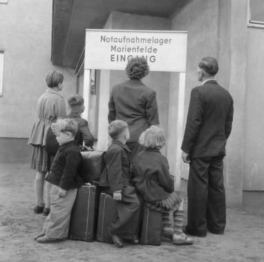 Flucht Aus Politischen Gründen In Der Deutschen Und Europäischen ...