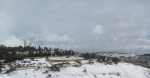 Jerusalem, 13. Dezember 2013: Blick auf den Zionsberg mit Dormitio-Abtei und den Ölberg