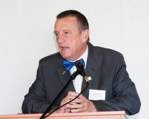 Prof. Erwin Schwella (SPL)