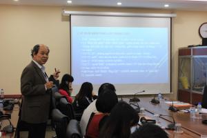 Prof. Dr. Trịnh Duy Luân during his presentation