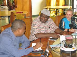 Program manager Samson Adeniran (l.) and head of the Konrad-Adenauer-Foundation in Nigeria, Hildegard Behrendt-Kigozi (r.) during the partner-workshop on 12-13 May 2015 in Lagos.