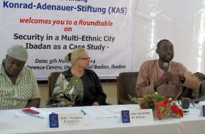 Prof. Tajudeen Akanji, Hildegard Behrendt-Kigozi and Prof. Francis O. Egbokhare (f.l.t.r.) were the chairs of the roundtable-discussion "Security in a multiethnic city" at 5 November, 2014 in Ibadan.