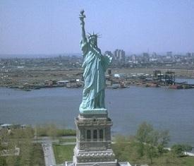 Die Freiheitsstatue in New York (Foto: www.wikipedia.org.)