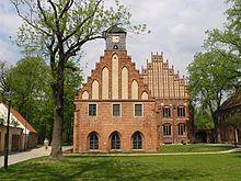 Kloster Zinna, Alte und Neue Abtei