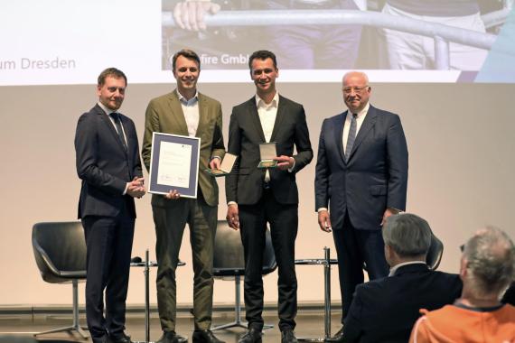 Sachsens Ministerpräsident Michael Kretschmer, Nils Aldag, Christian von Olshausen, Schatzmeister und Juryvorsitzender Dr. Christoph Brand