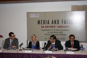 Tomislav Delinic, KAS Indien (v.l.), Lena Schwarm, Generalkonsulat Kalkutta, Ravindra Kumar, The Statesman, Mahfuz Anam, The Daily Star