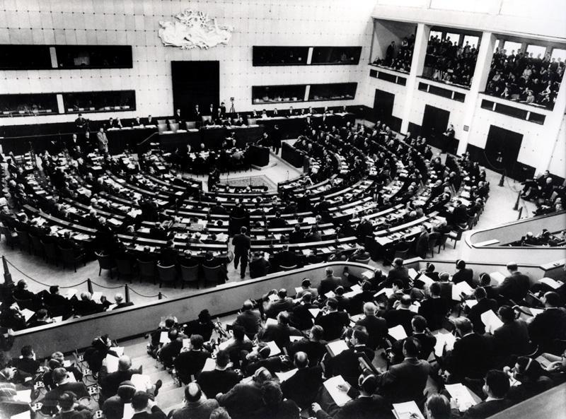 Konstituierende Sitzung des Europäischen Parlaments am 19. März 1958: Blick über den Plenarsaal